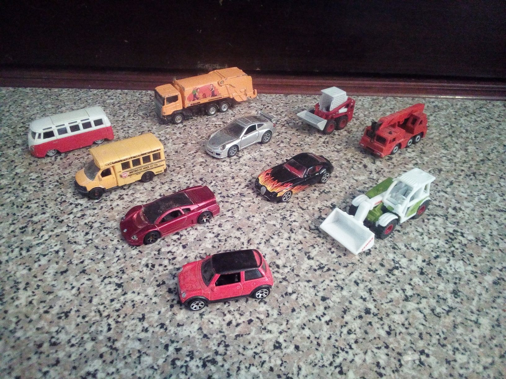 Conjunto de 10 Carrinhos Diversos