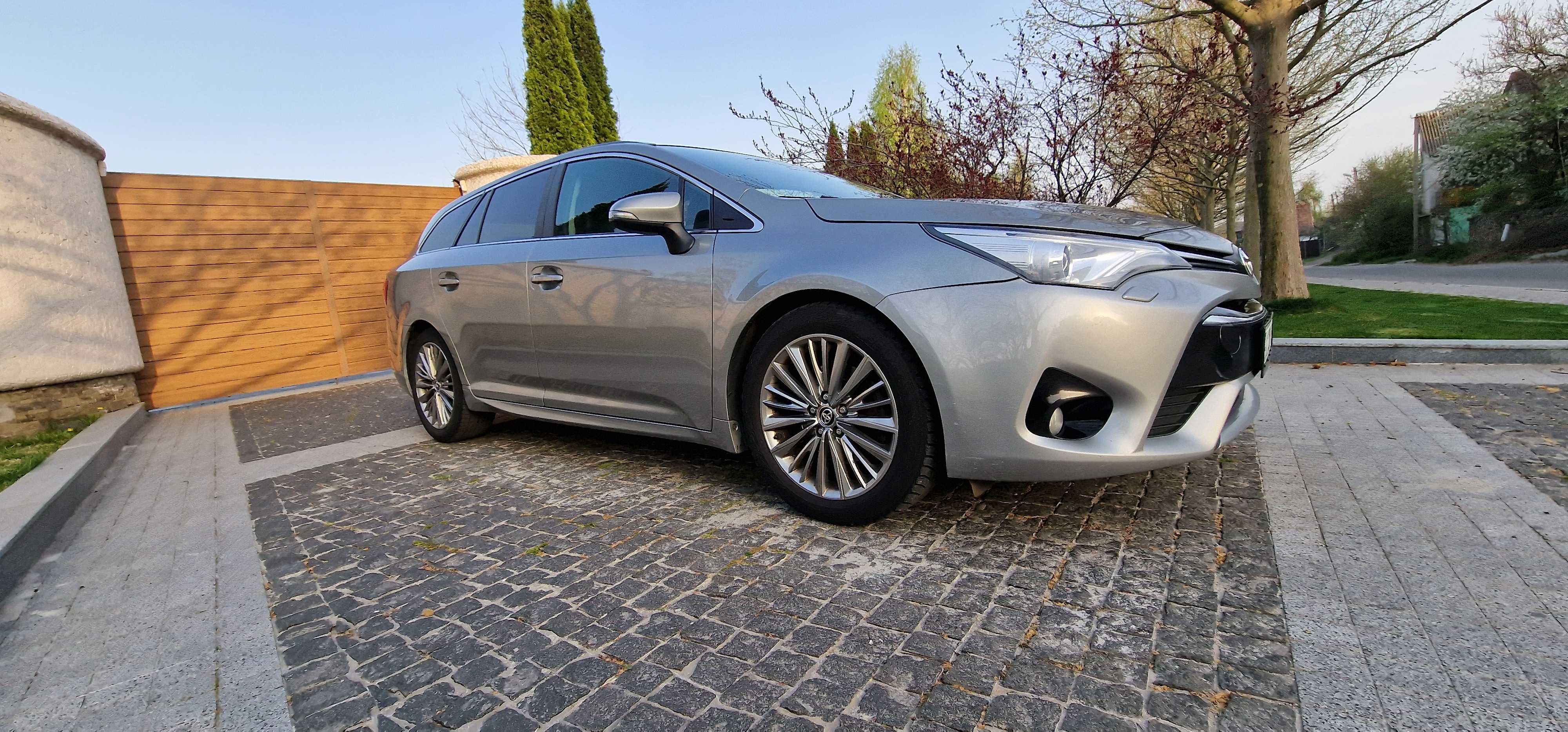 Toyota Avensis 2015 2л Дизель Идеал 12950$