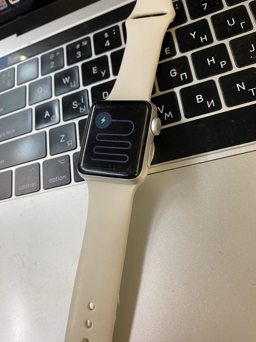 Продам часи Apple Watch 2 38mn Nike версія sport