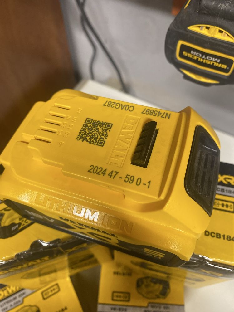 Akumulator dewalt DCB184 oryginalne