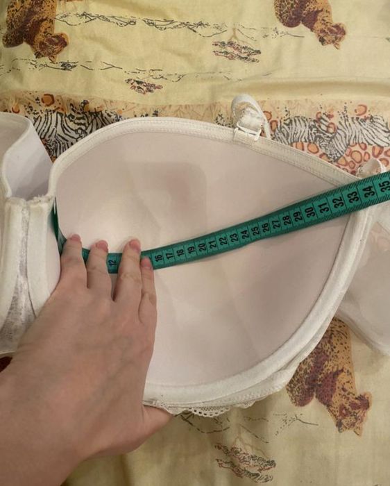 Бюстгальтер,нижня білизна 95G