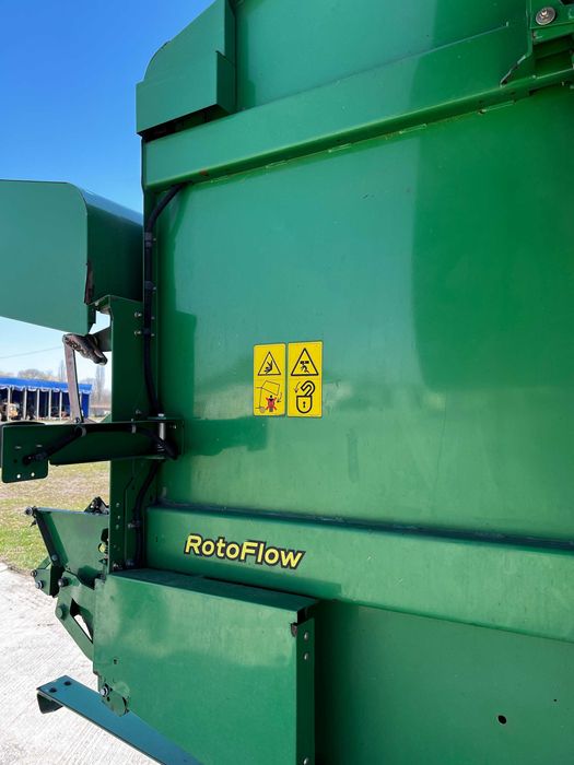 Прес-підбірник John Deere 864