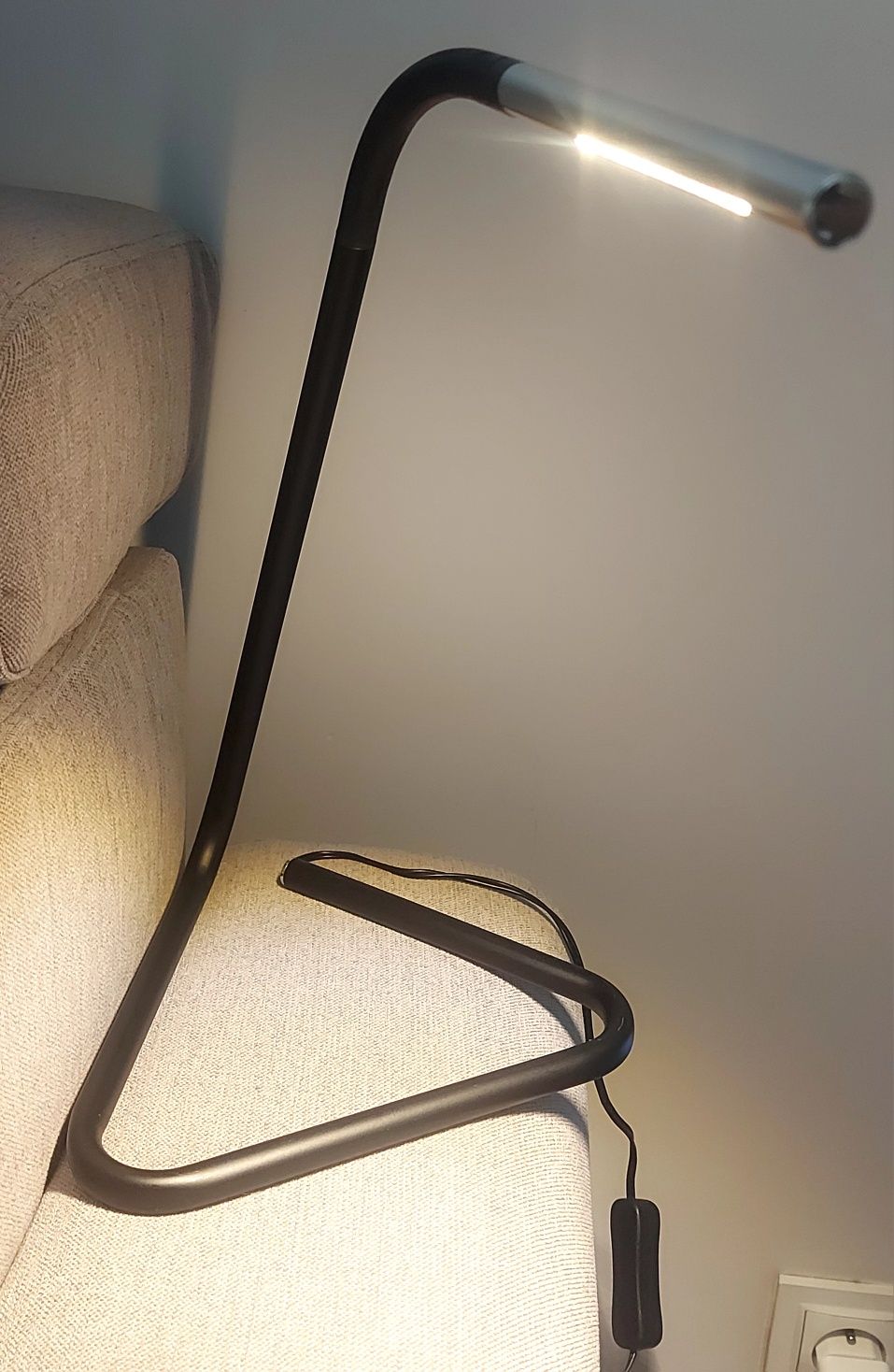 Lampa biurkowa LED IKEA HARTE