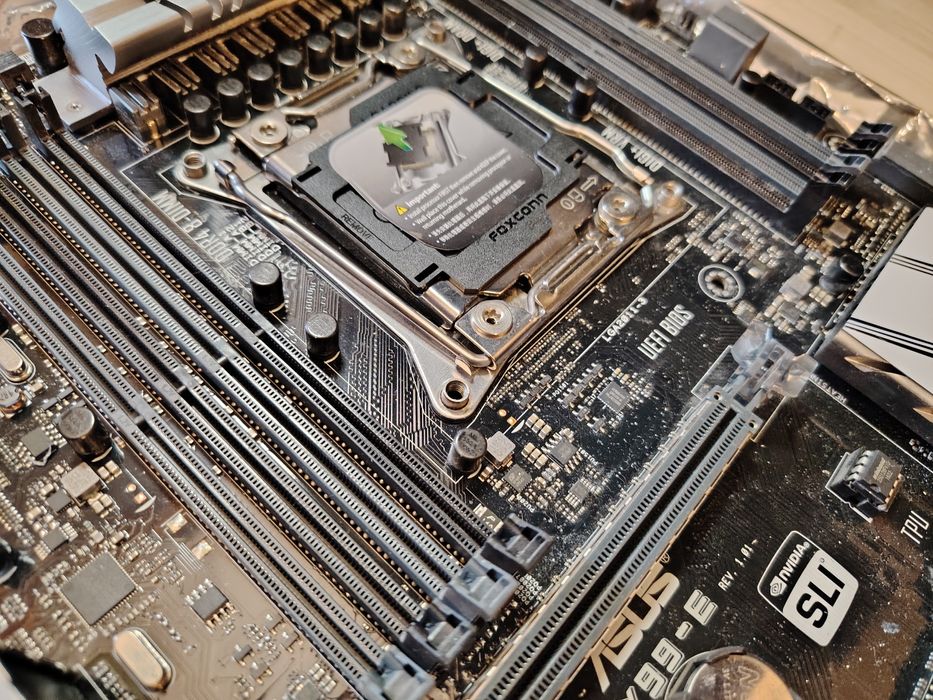 Asus X-99E материнска плата (LGA-2011) під Intel i7/Xeon E5