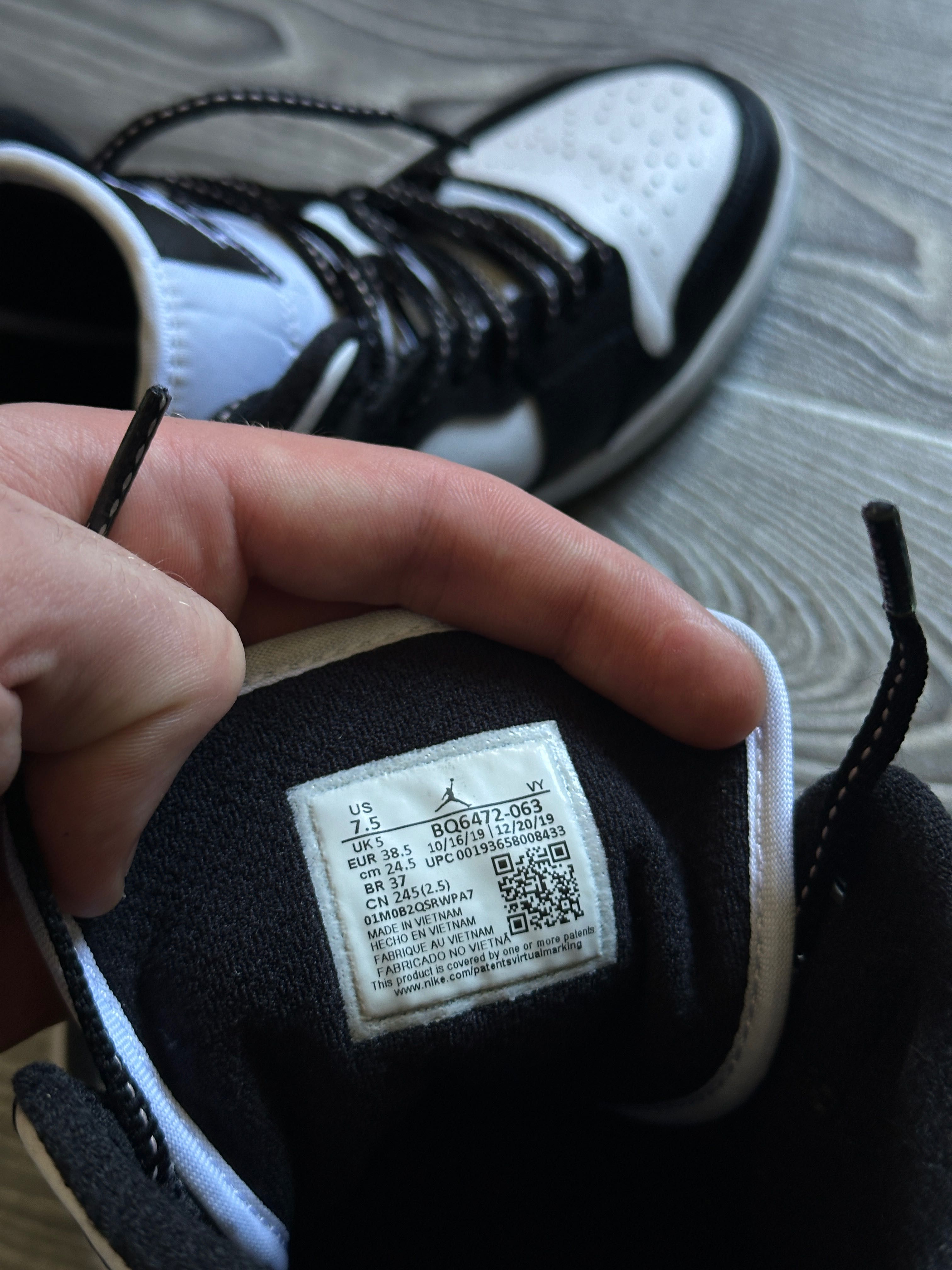 Кроссовки Nike Air Jordan 1 Mid “Alternate Swoosh размер 38,5