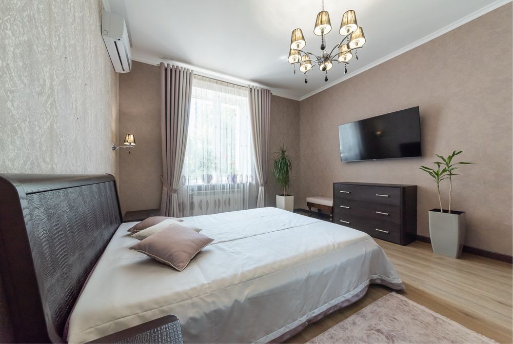Без % Продається  шикарна квартира , 3 кімнати . Урядовий квартал .