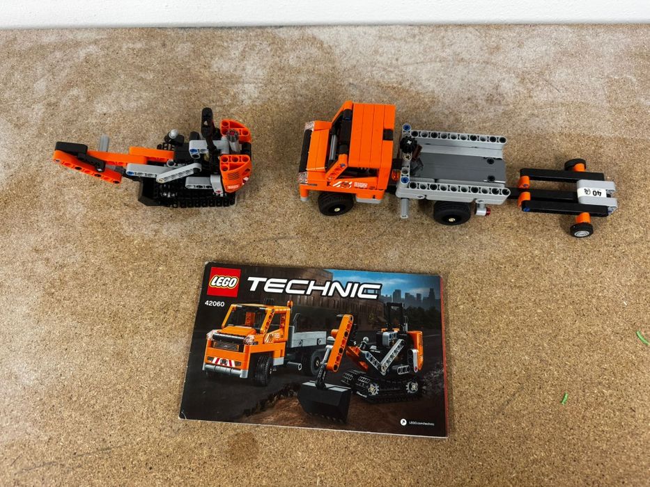 Lego Technic  ekipa robot drogowych 42060