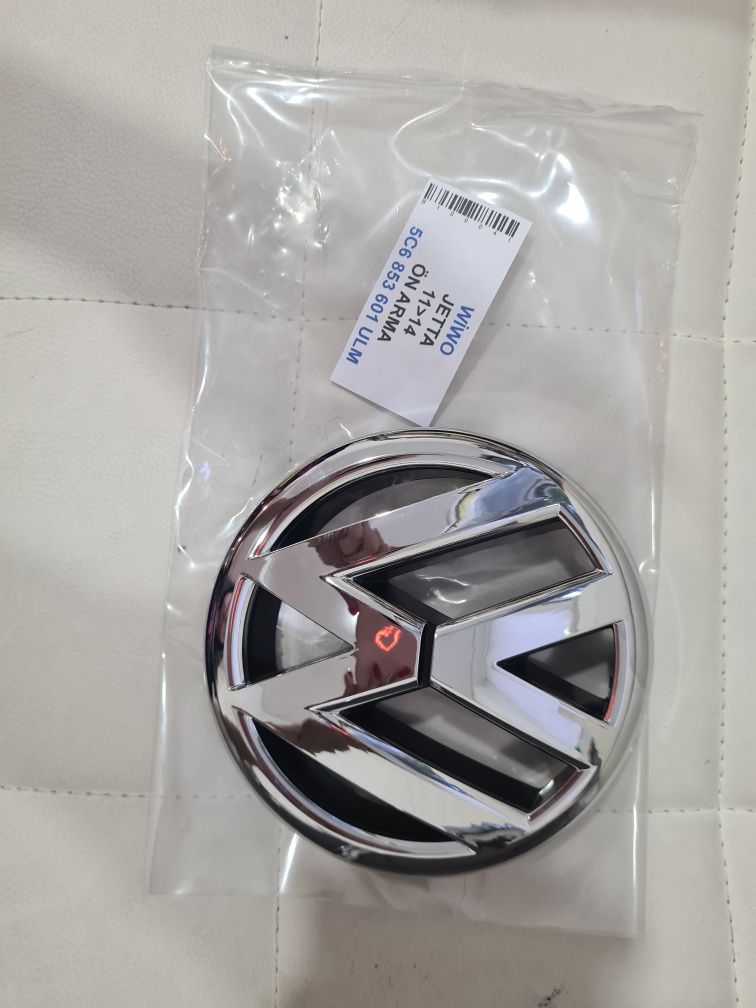 Эмблема значок на решетку радиатора Volkswagen VW JETTA (11-14) перед