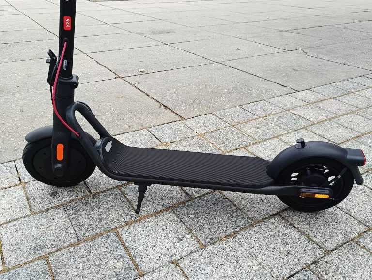 Hulajnoga elektryczna NAVEE V25I PRO 25 KM 350W 10'' PRZEBIEG 5,5KM GW