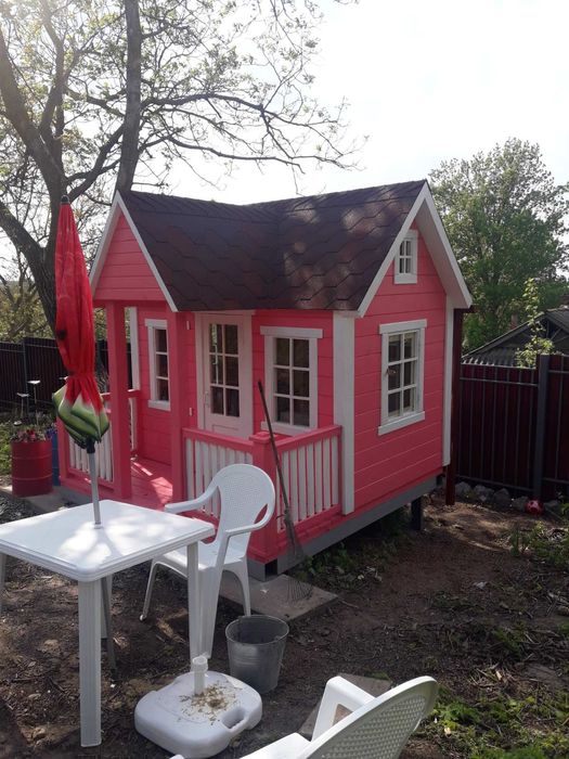 Детский домик деревянный