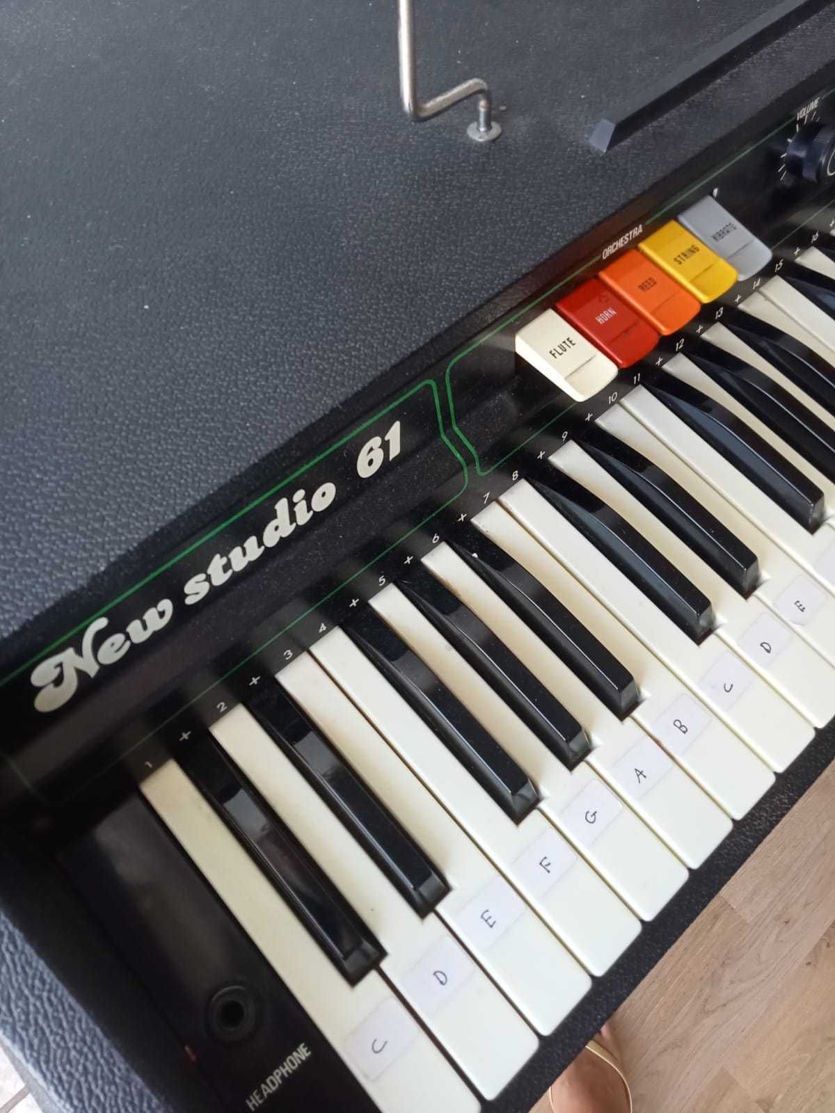 órgão: Eko New Studio 61, dos anos 60