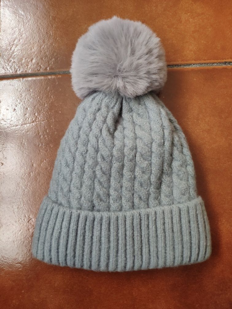 Gorro Cinza com pêlo no interior