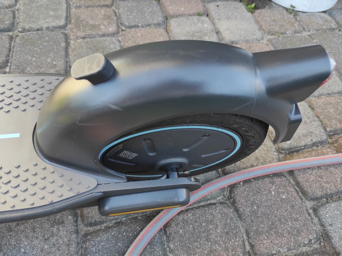 Hulajnoga elektryczna Segway G30D MAX, 65km zasięg bez ładowania!