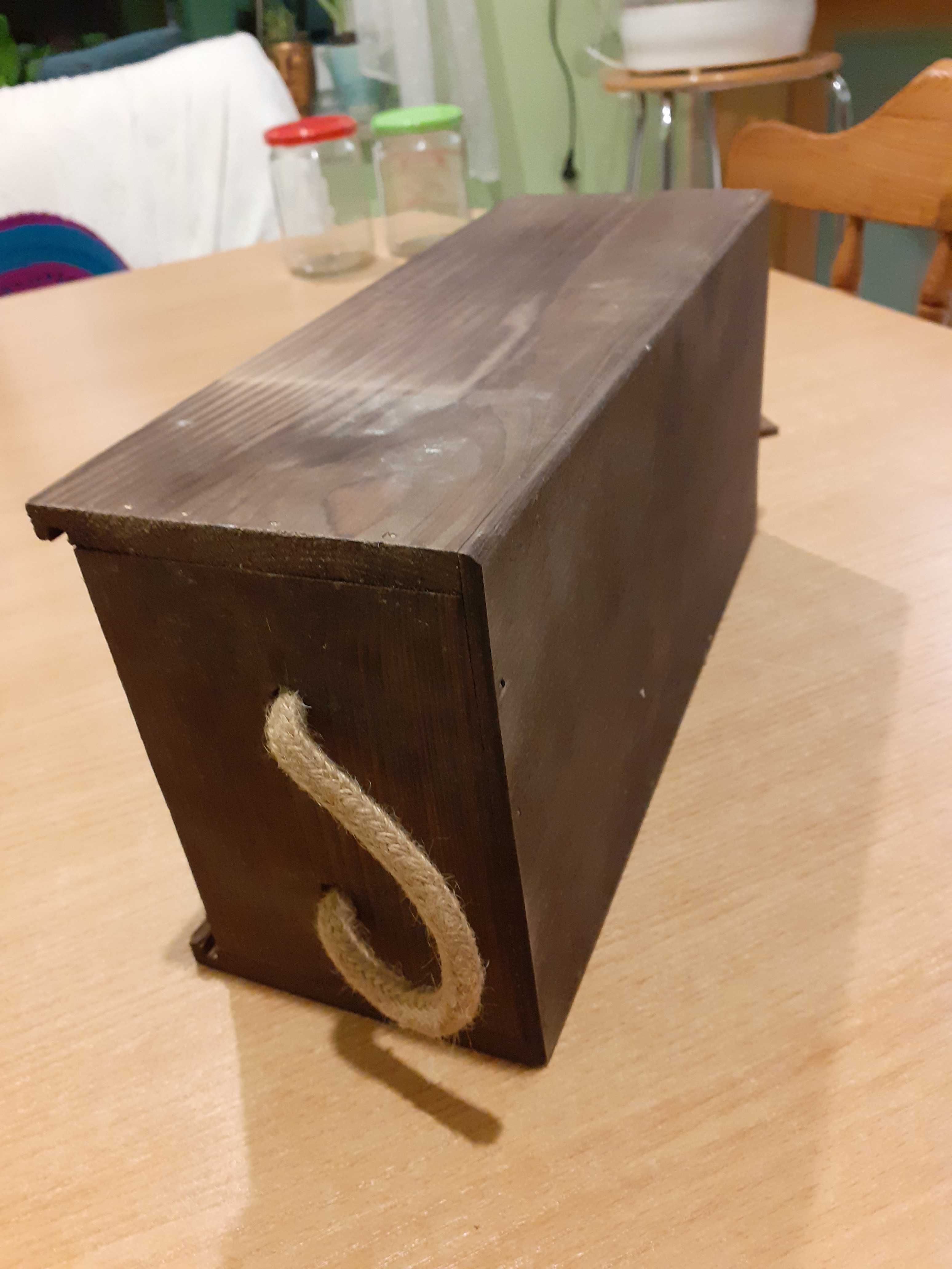 szkatułka stara drewniana skrzynka 30 cm na butelkę wódki