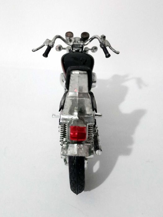 Moto miniatura Yamaha XV1100 Virago - Maisto escala 1/18