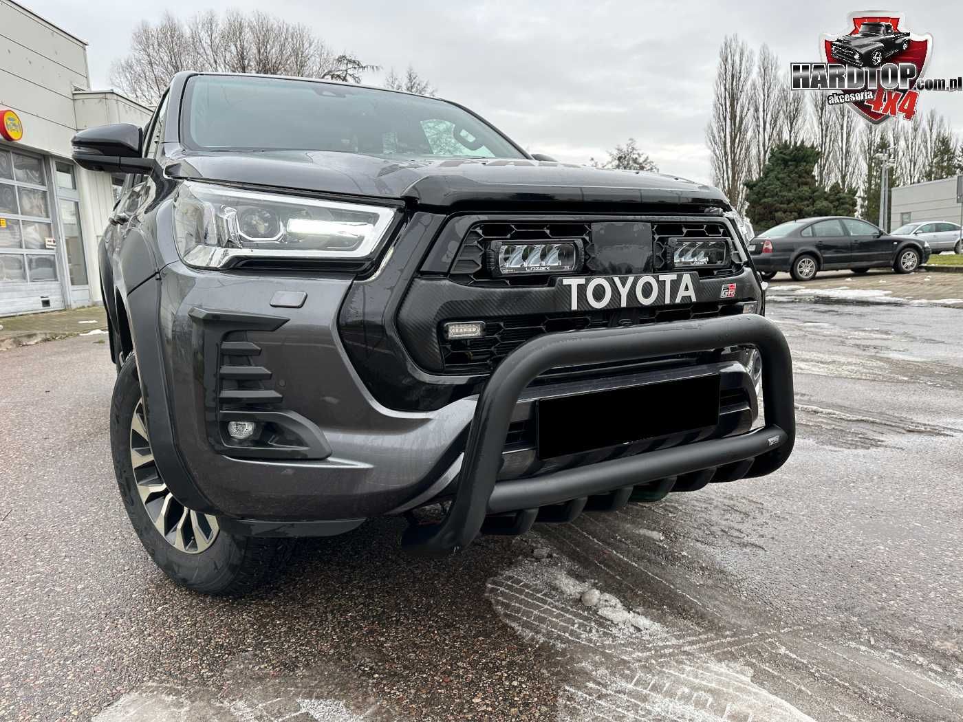 Orurowanie Przód Kły Baranek GRILL Czarne Toyota Hilux Homologacja