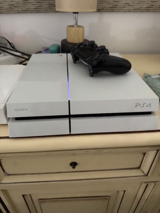 Vender sofa. , PS 4. , cama de solteiro com 2 meses
