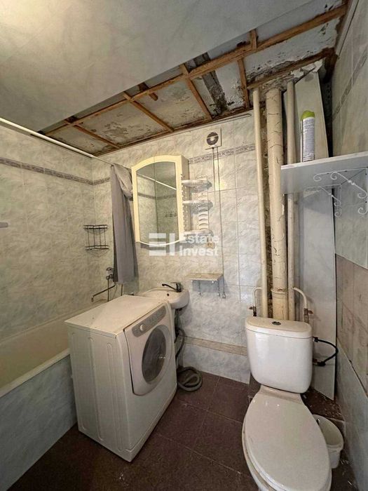 Продам 2 кімн. квартиру на вул. Мохнацька, 87