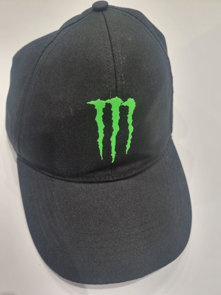 Nowa czapka Monster.