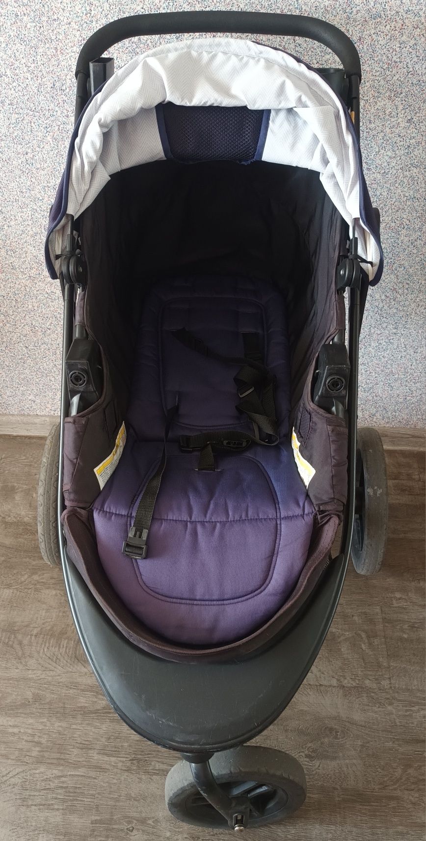 Детская коляска: "Graco Modes 3 Essentials LX Stroller Travel System.