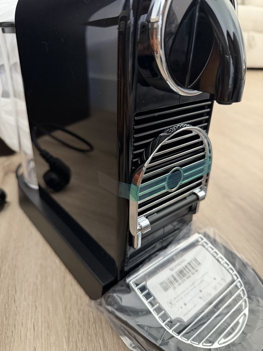 Maquina Cafe Nespresso CITIZ preta Nova