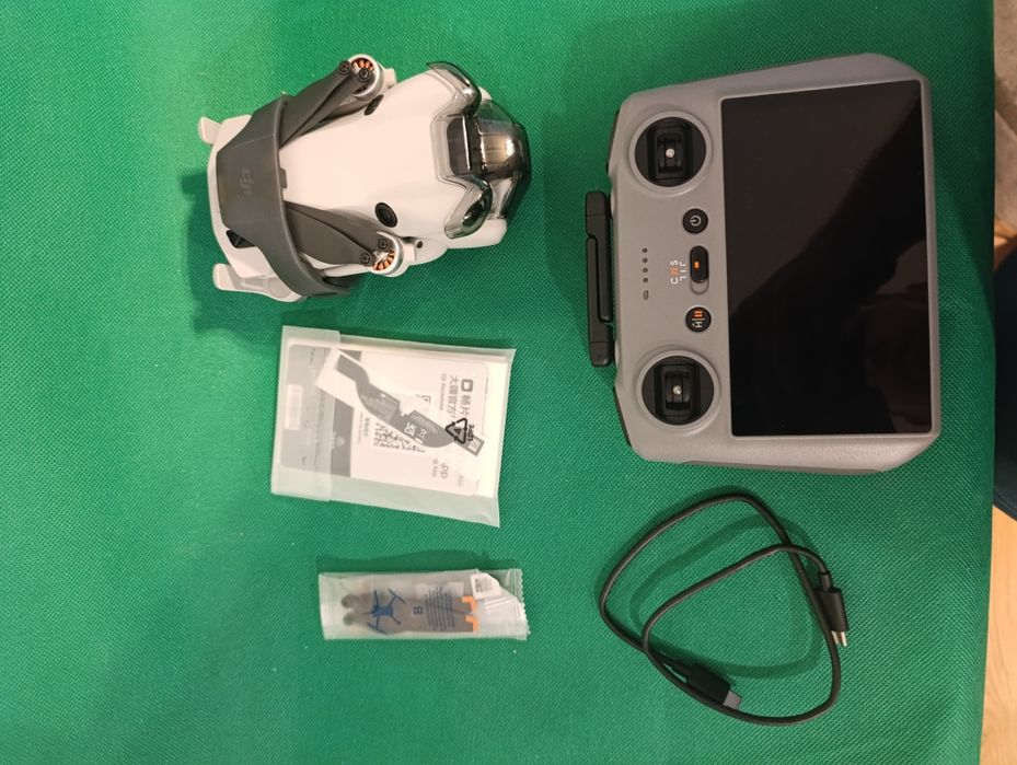 Mini Drone DJI Mini 4 Pro + DJI RC2 (3 anos garantia)
