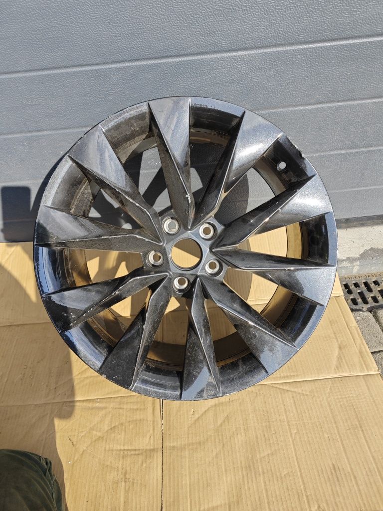 Felga alu 5x112 19" Skoda Octavia Enyaq J8 ET45