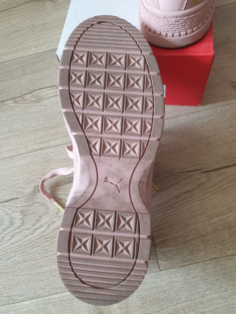 Кросівки, кеды,  PUMA , HELLO KITTY ,  4,5 , 37 , 24см,  відмінний ста