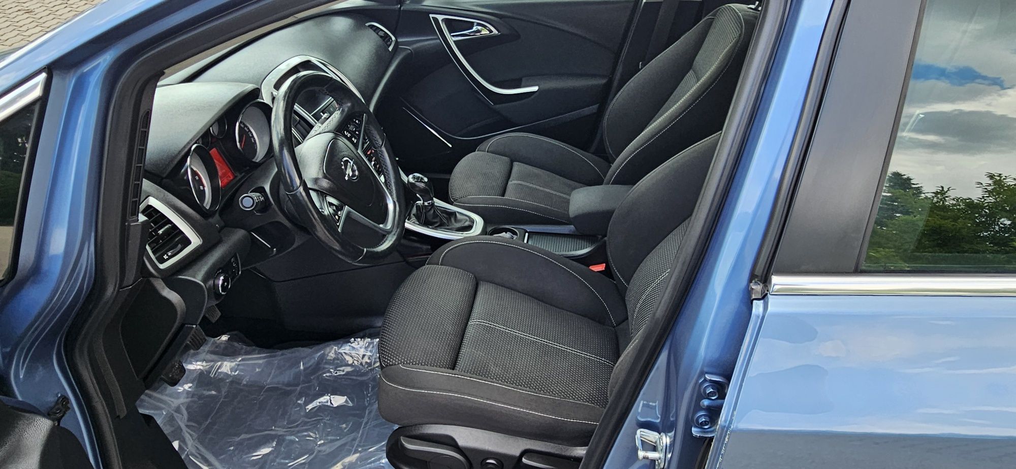 OPEL ASTRA J 2010 R 1.4 T Benzyna.Navi.Pdc.BiXenon.Sportsize.Serwis