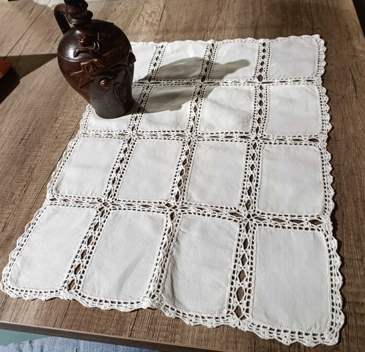 Napron Linho urdido e todo o trabalho de entremeio croché feito à mão