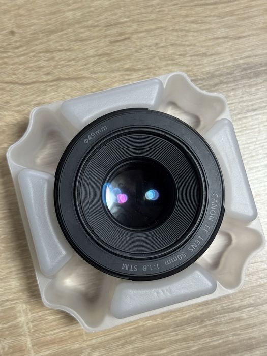 Canon EF 50 mm f/1.8 STM