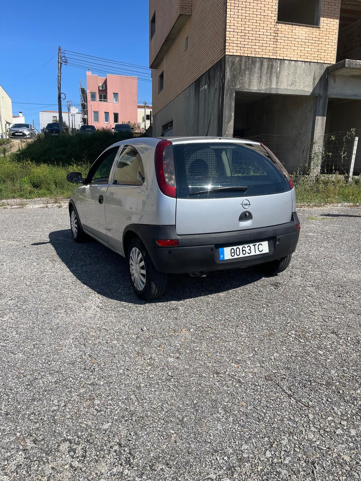 Vendo corsa di 2002 comercial