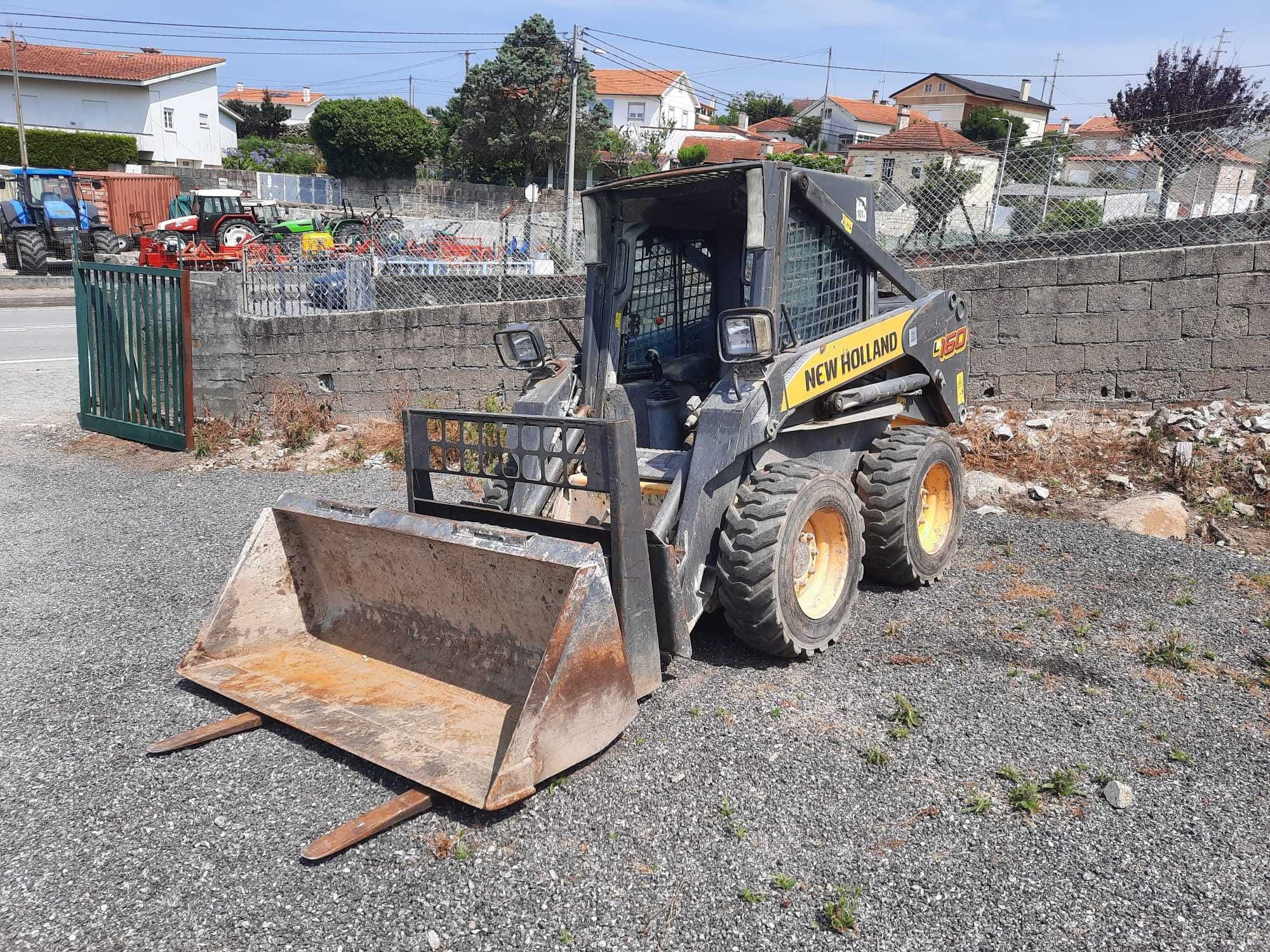 Pá Carregadora New Holland L160