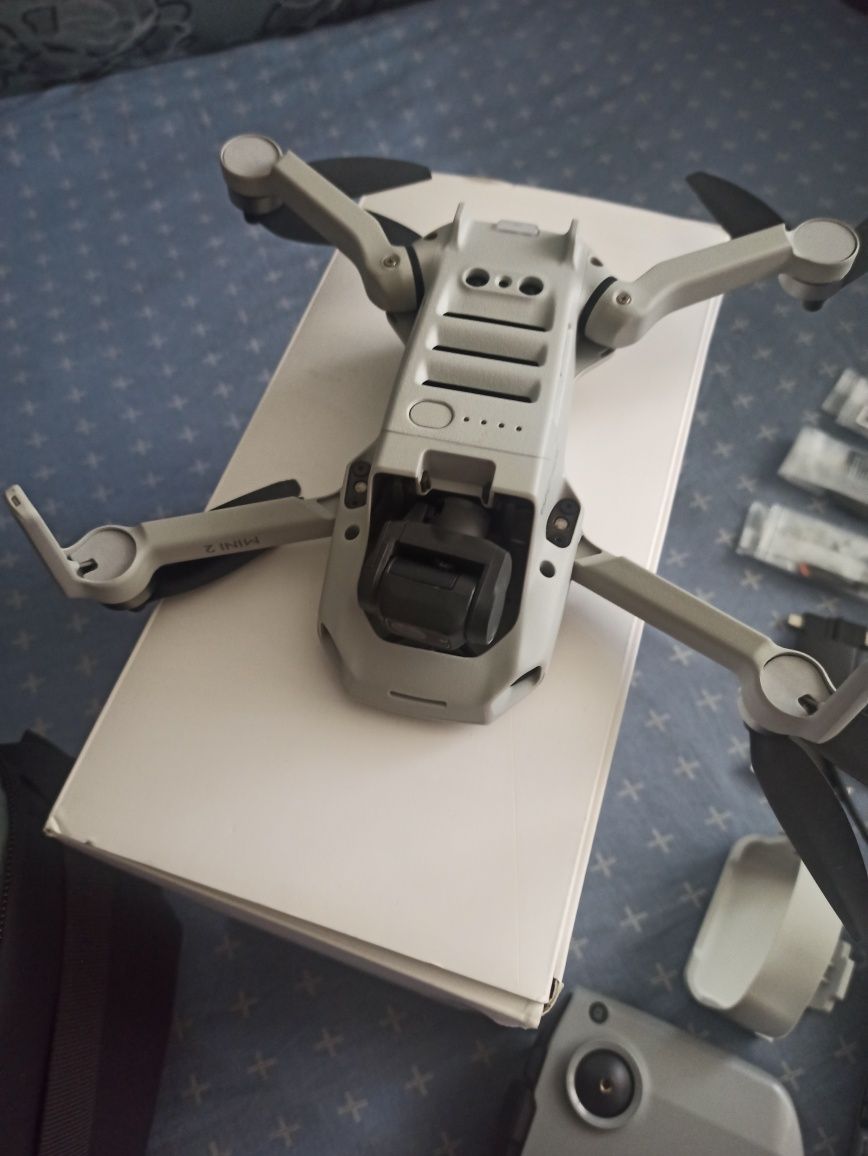 Dron Dji Mini 2Fly More Combo.
