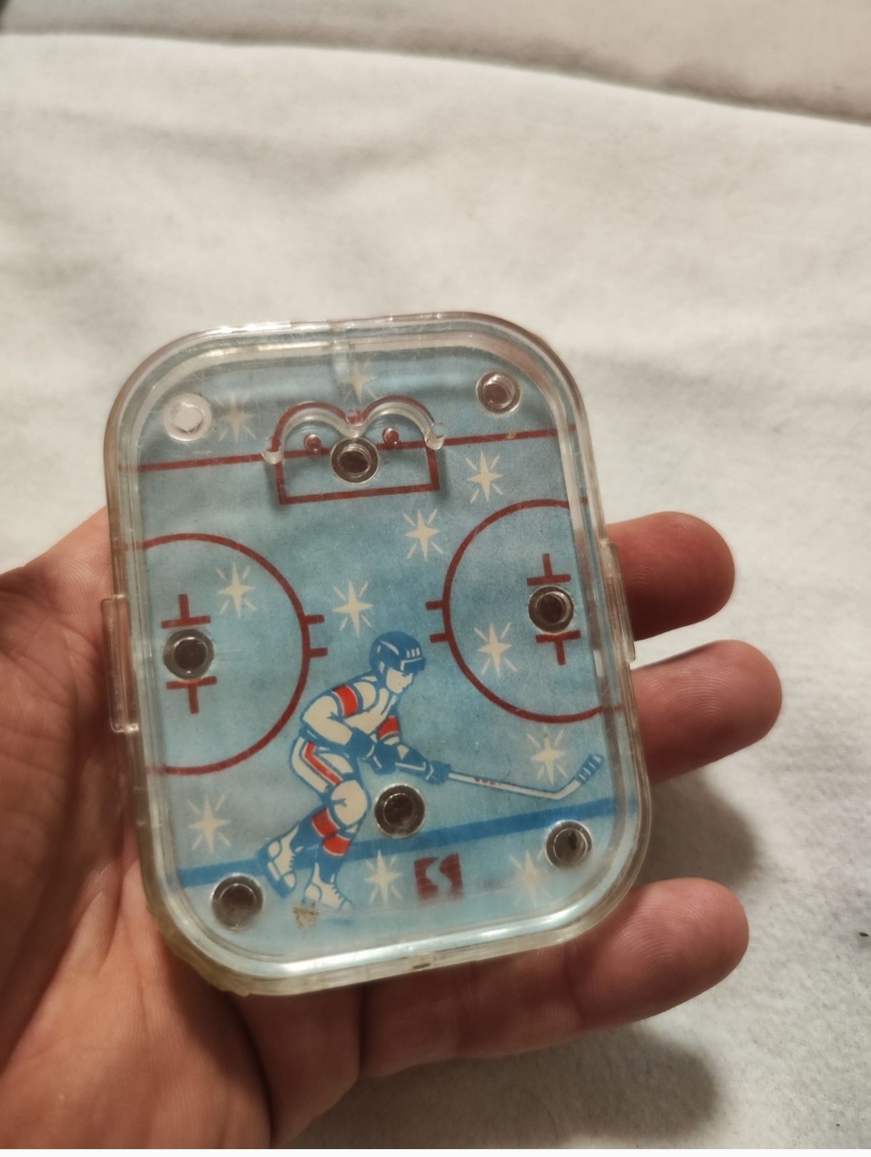 Продам карманная игрушка хоккей