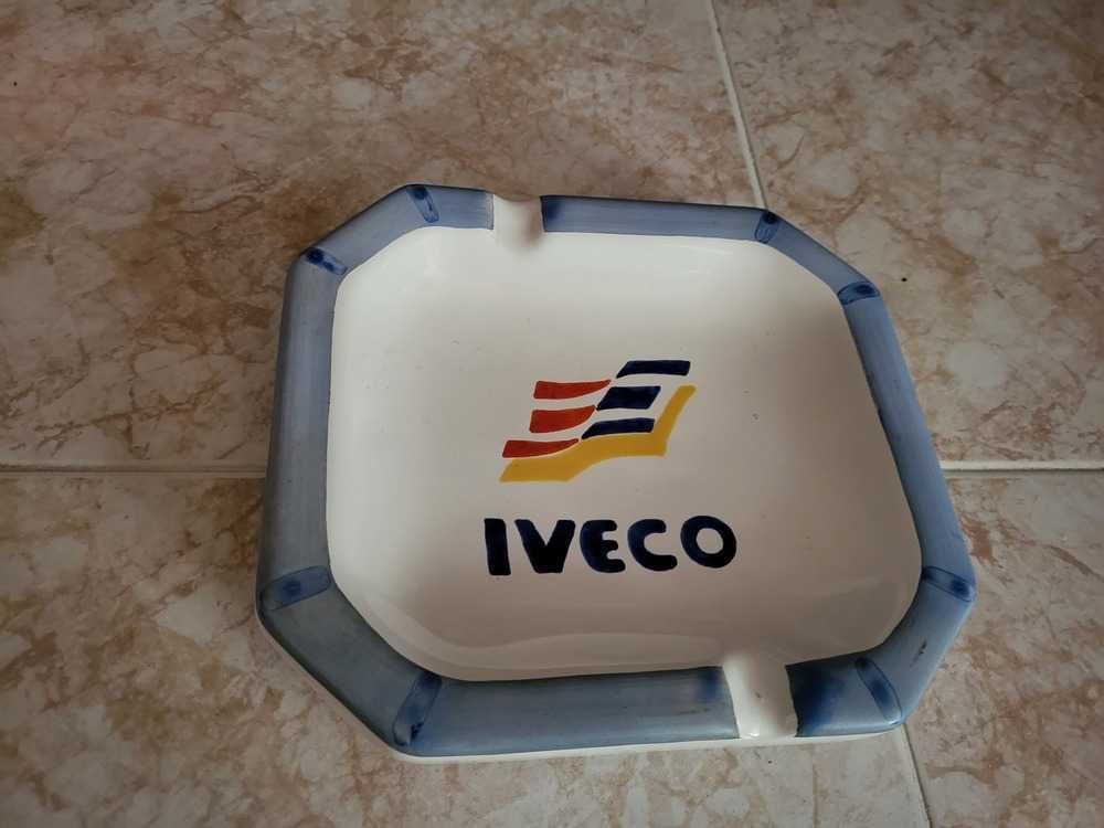 Cinzeiro Iveco em Porcelana by Lafayette