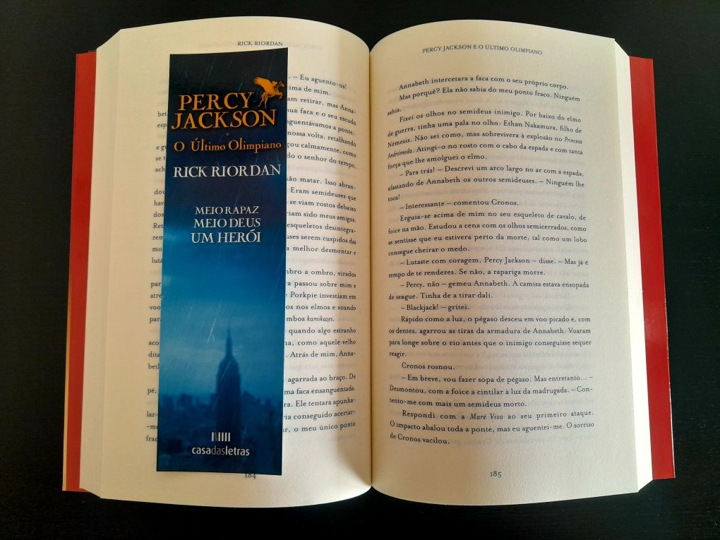 Livro - "Percy Jackson e o Último Olimpiano"