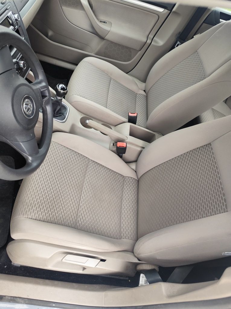 Vw Jetta 09 r 1.6 MPI bardzo ładna