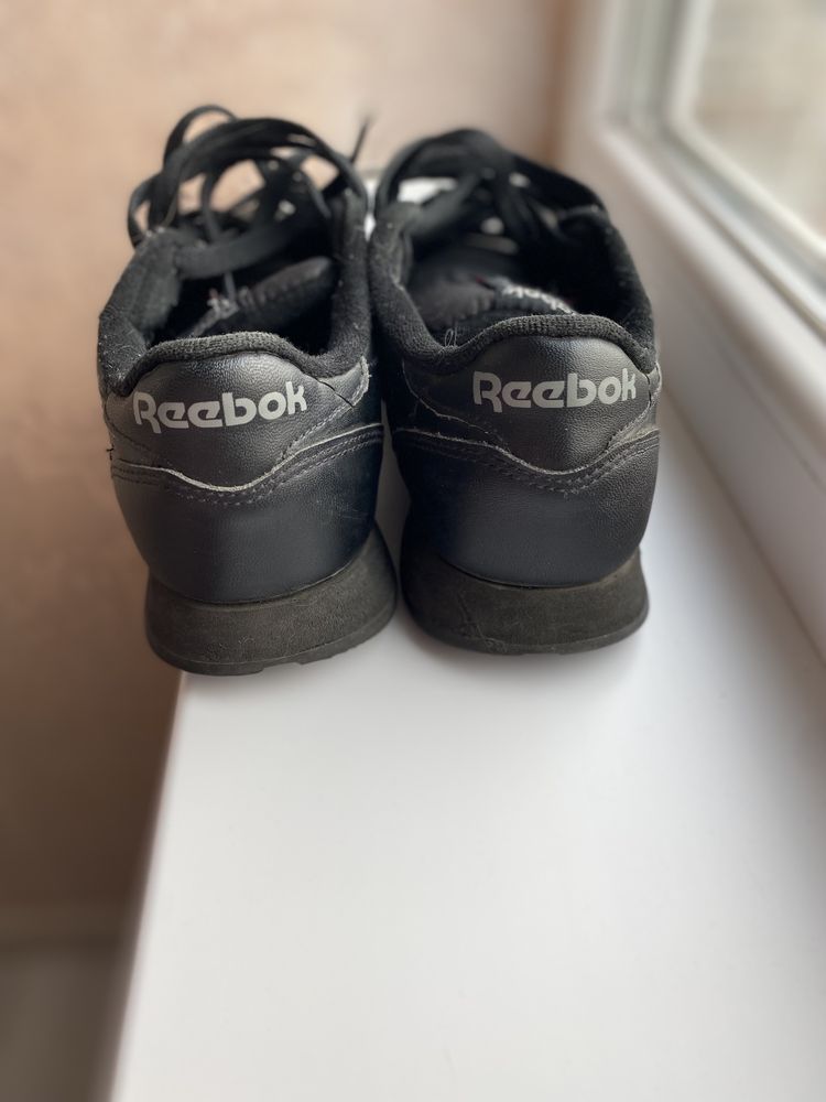 Reebok 37 кросівки