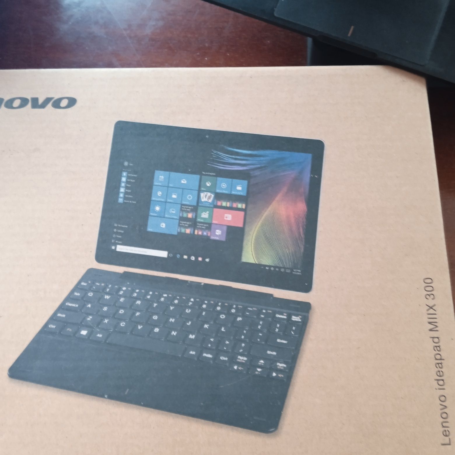 Продам планшет Lenovo MIIX 300