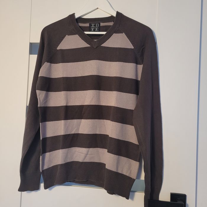 Cienki sweter męski w paski pasy szary dekolt V serek pull&bear M L