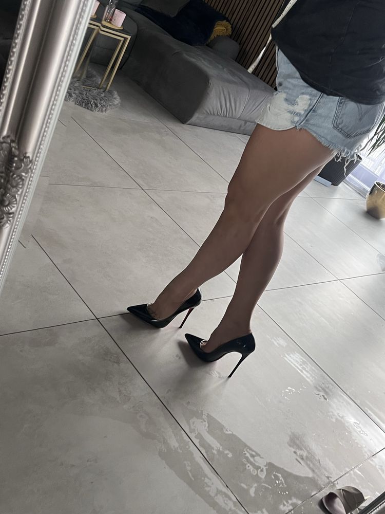 Christian Louboutin 40 jak nowe