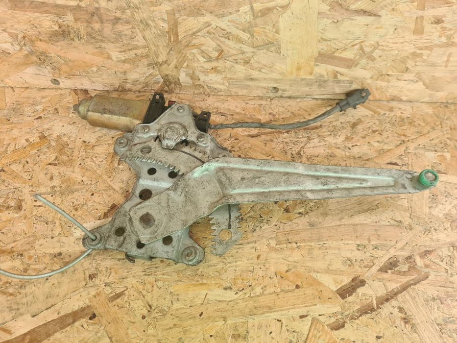 Elevador vidros trás direito TOYOTA Corolla Sedan (_E11_)