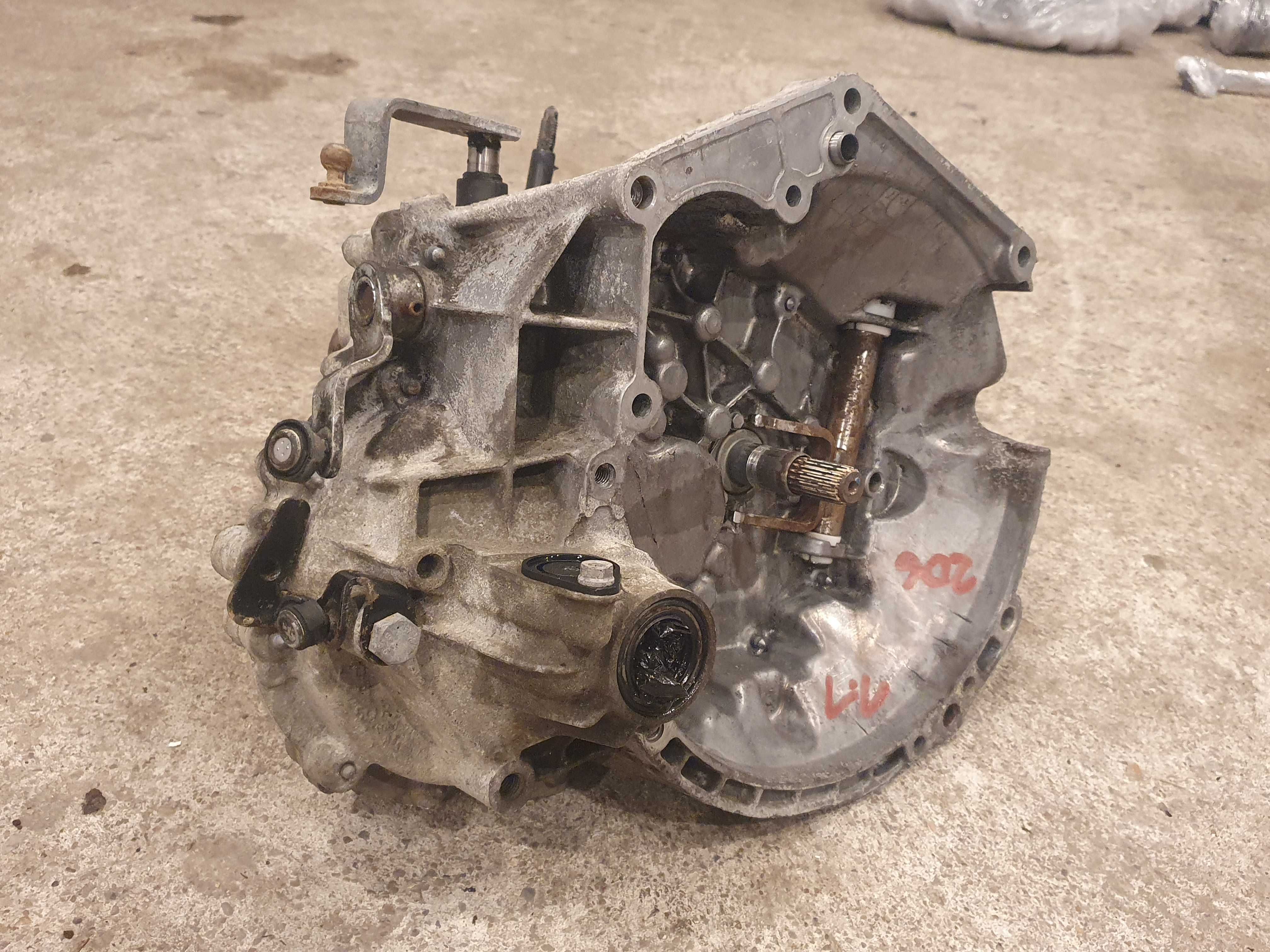 Skrzynia biegow Peugeot 206 + plus 1.1  sprawna