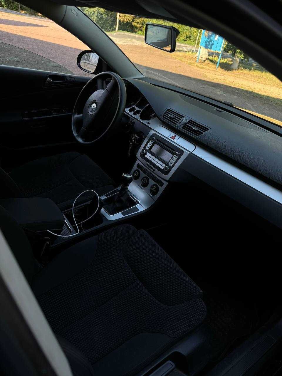 Volkswagen Passat B6 в гарному стані.