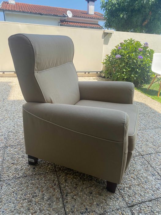 Poltrona/cadeirão com elevação