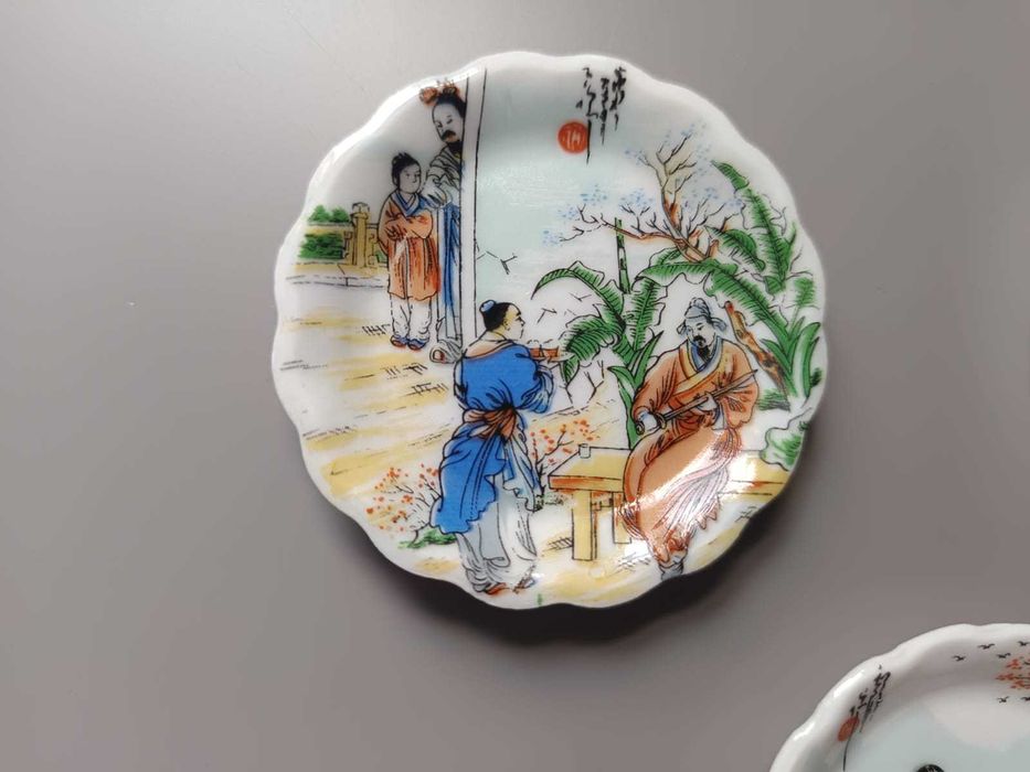 Conjunto de Pratinhos em Porcelana Oriental – Pintura Tradicional