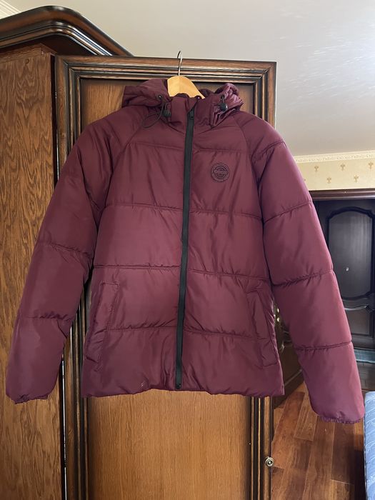 Зимова куртка в гарному стані