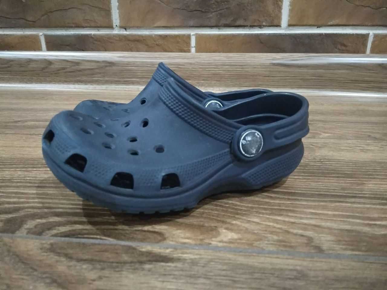 Продам детские crocs 25-26 размер