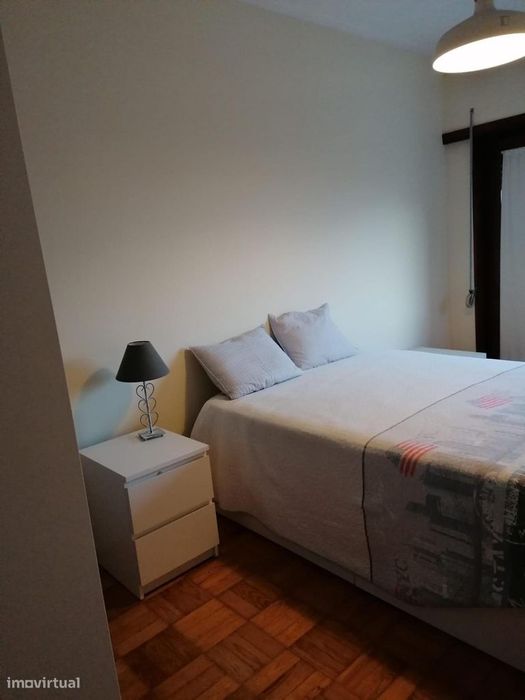 461889 - Quarto com cama de casal em...